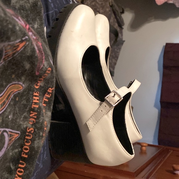 Mary Jane heels - Picture 3 of 4